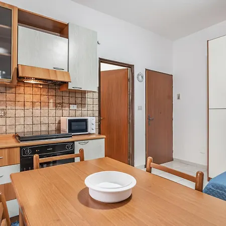 Cozy X2 - W/ Balcony Джардини-Наксос