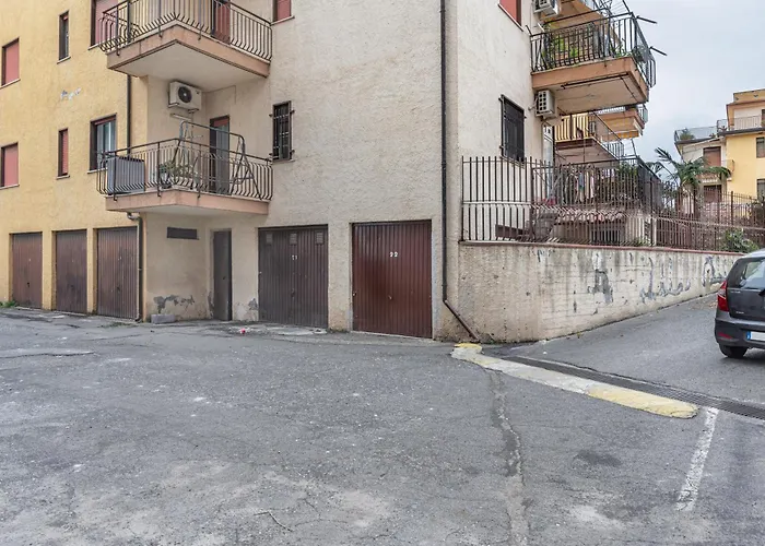 Cozy X2 - W/ Balcony Apartment *